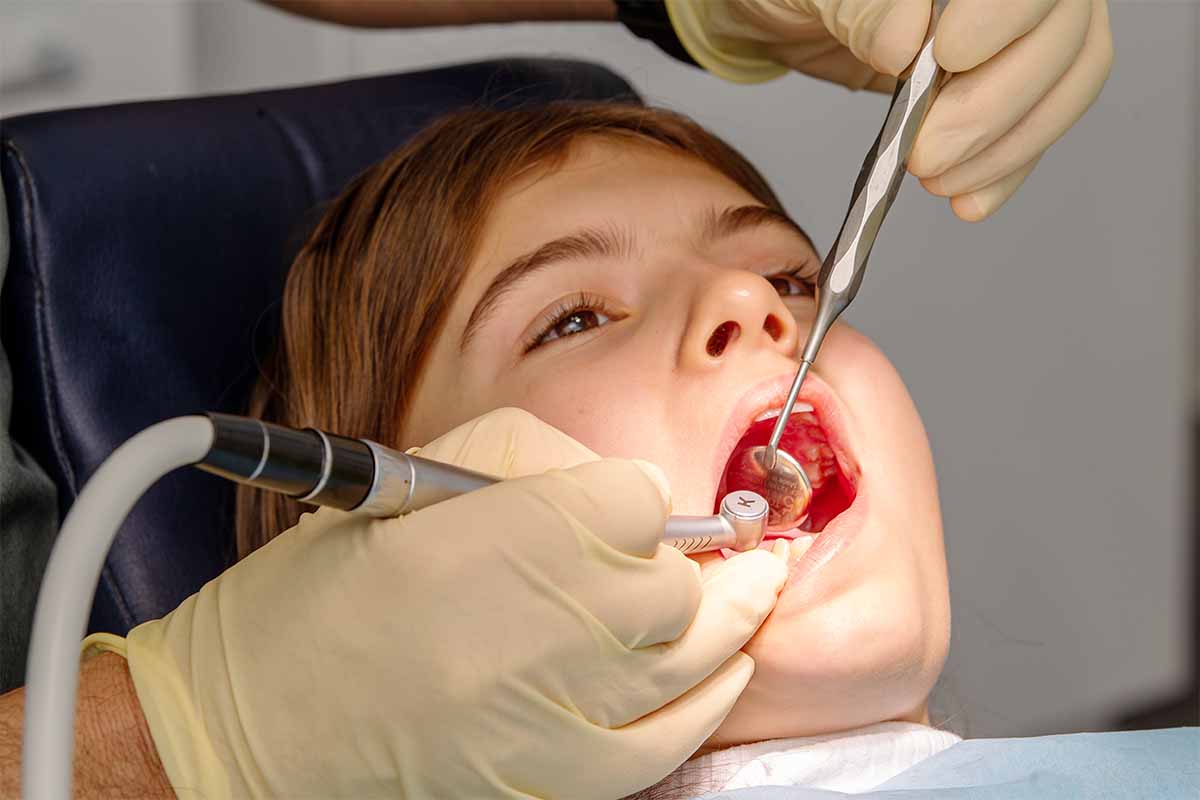 Zahnärztliche Chirurgie und Implantologie
